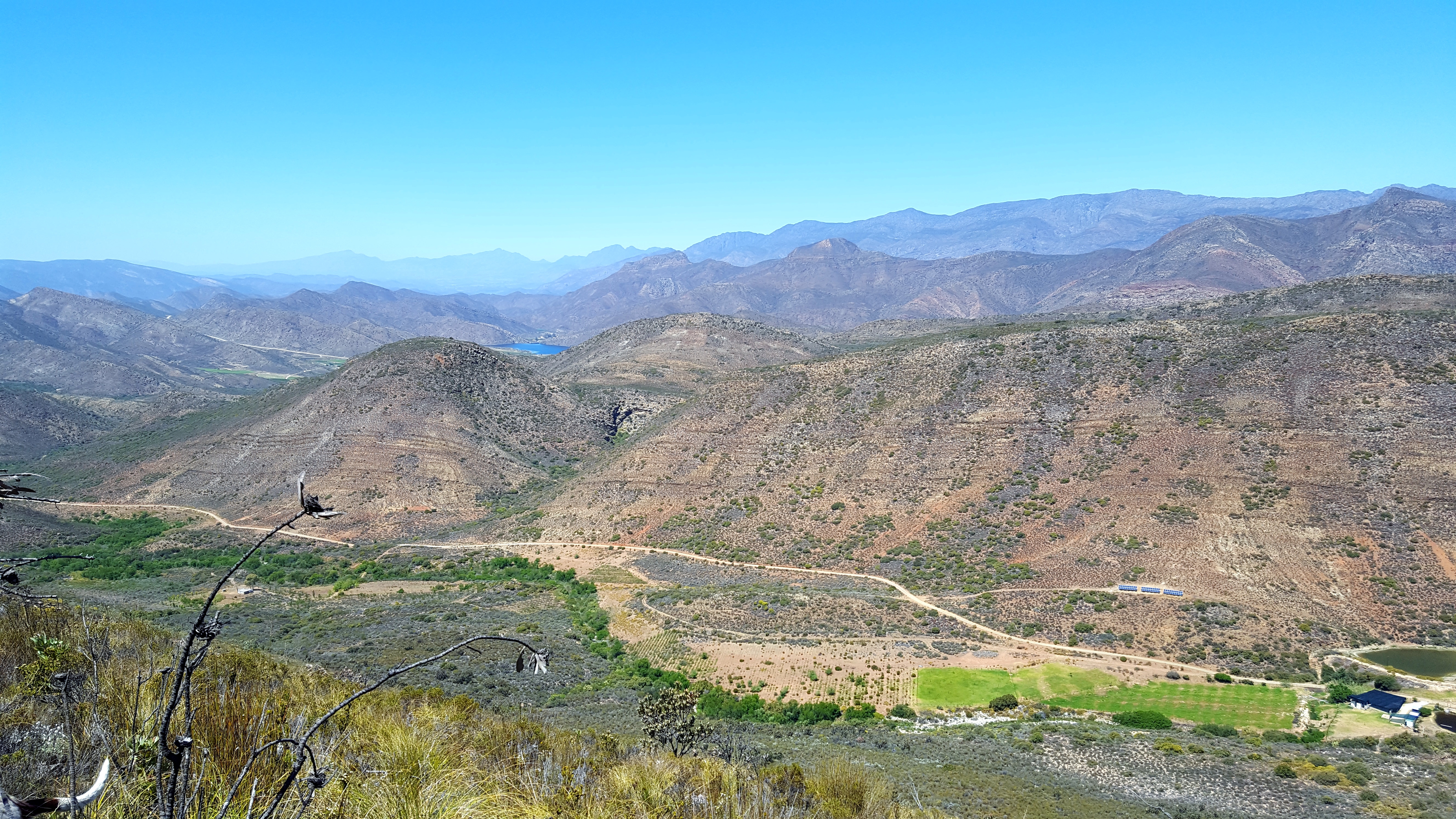 Montagu, Where the Mountains Fold